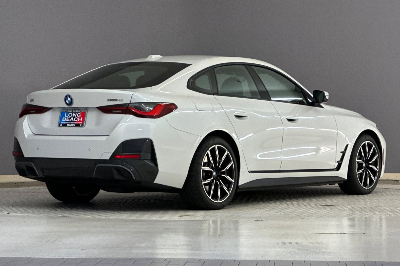 2023 BMW i4 eDrive40 photo 3