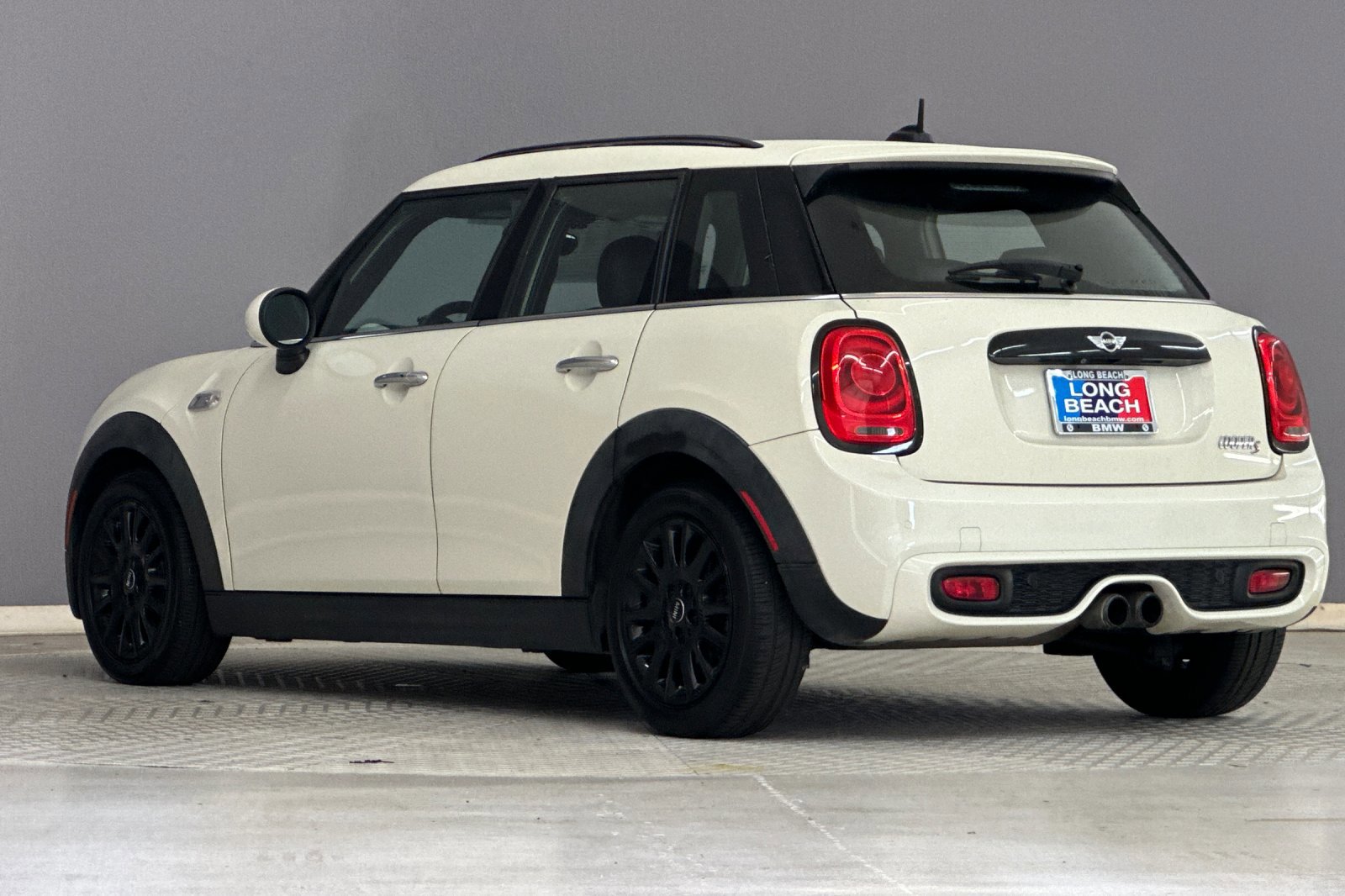 2016 Mini Cooper 4 Door Hardtop S photo 3