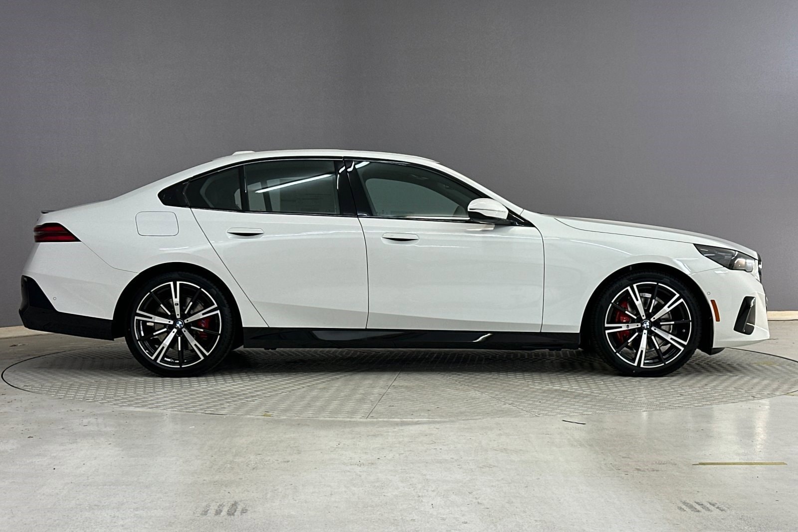 2026 BMW 5 Series 530i - Photo 7