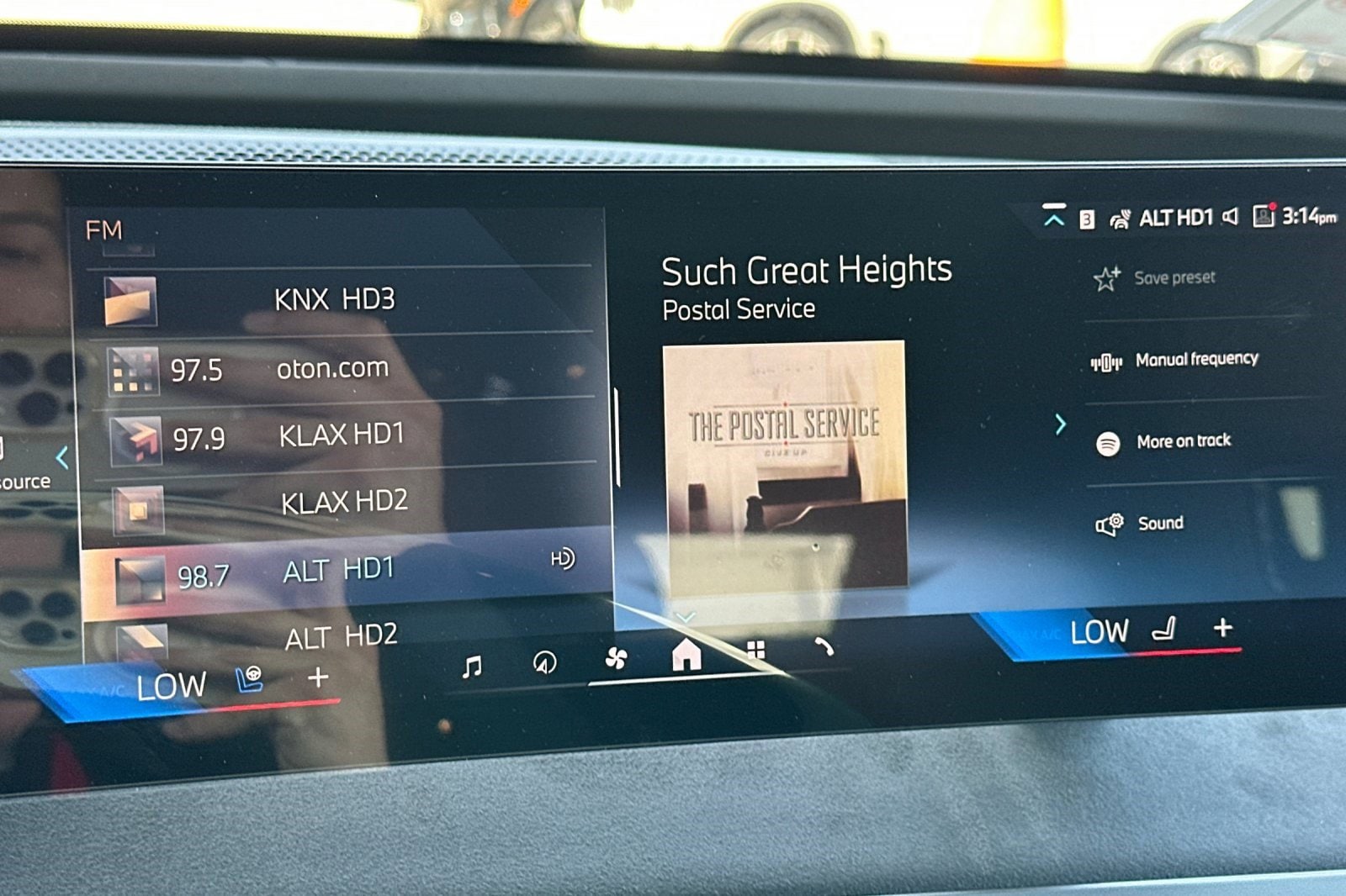 2026 BMW iX 45 - Photo 22