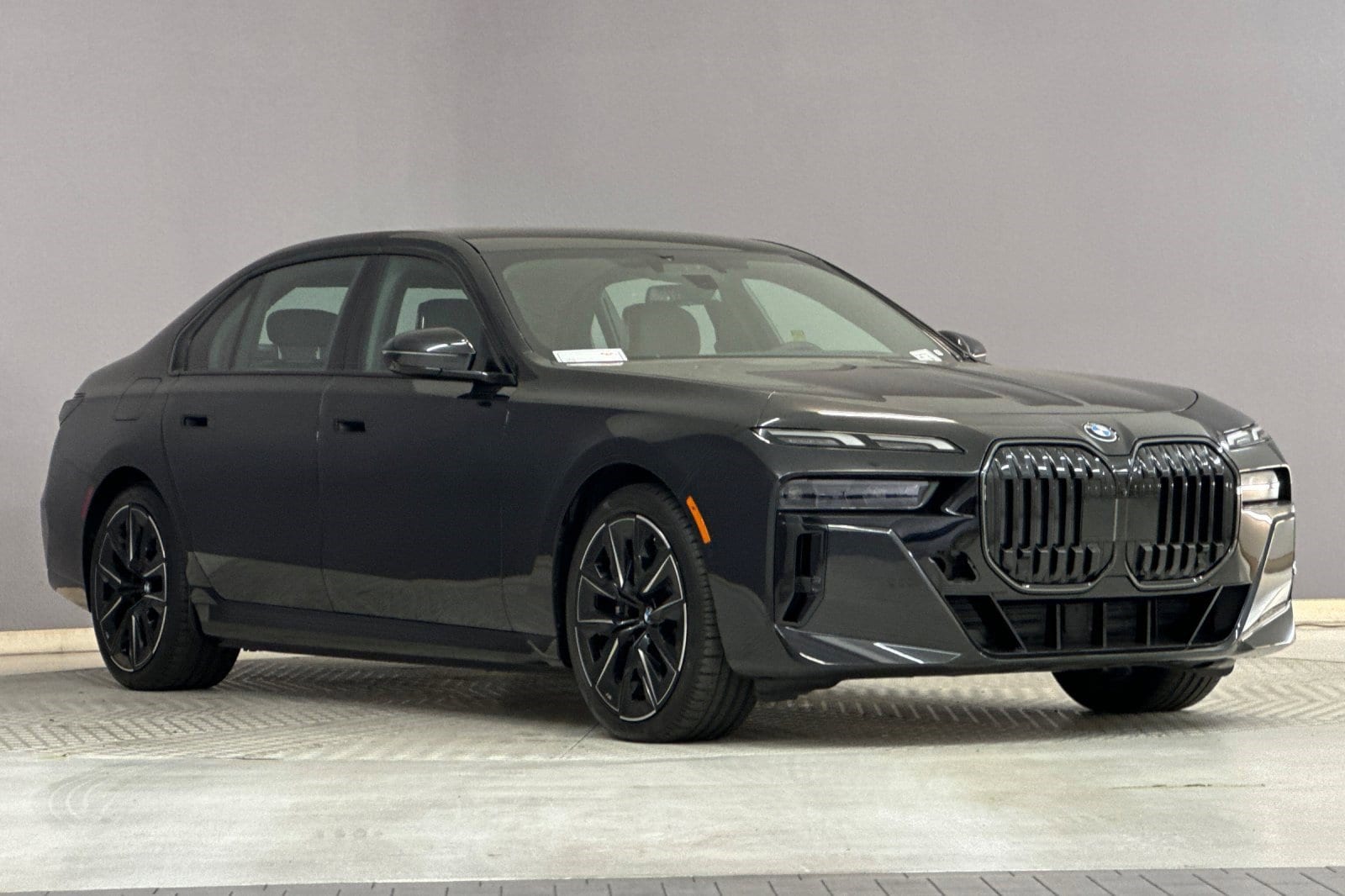 2026 BMW 7 Series 750e - Photo 6
