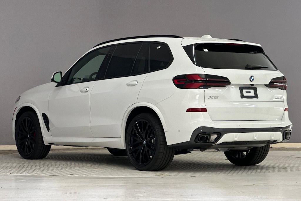New 2026 BMW X5 sDrive40i SUV