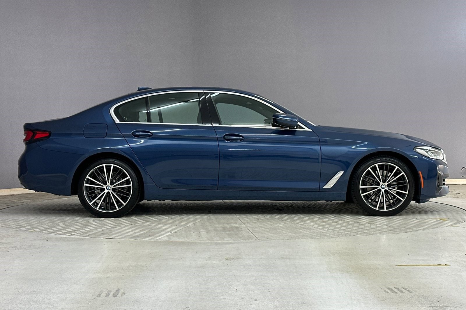 2023 BMW 530i photo 6