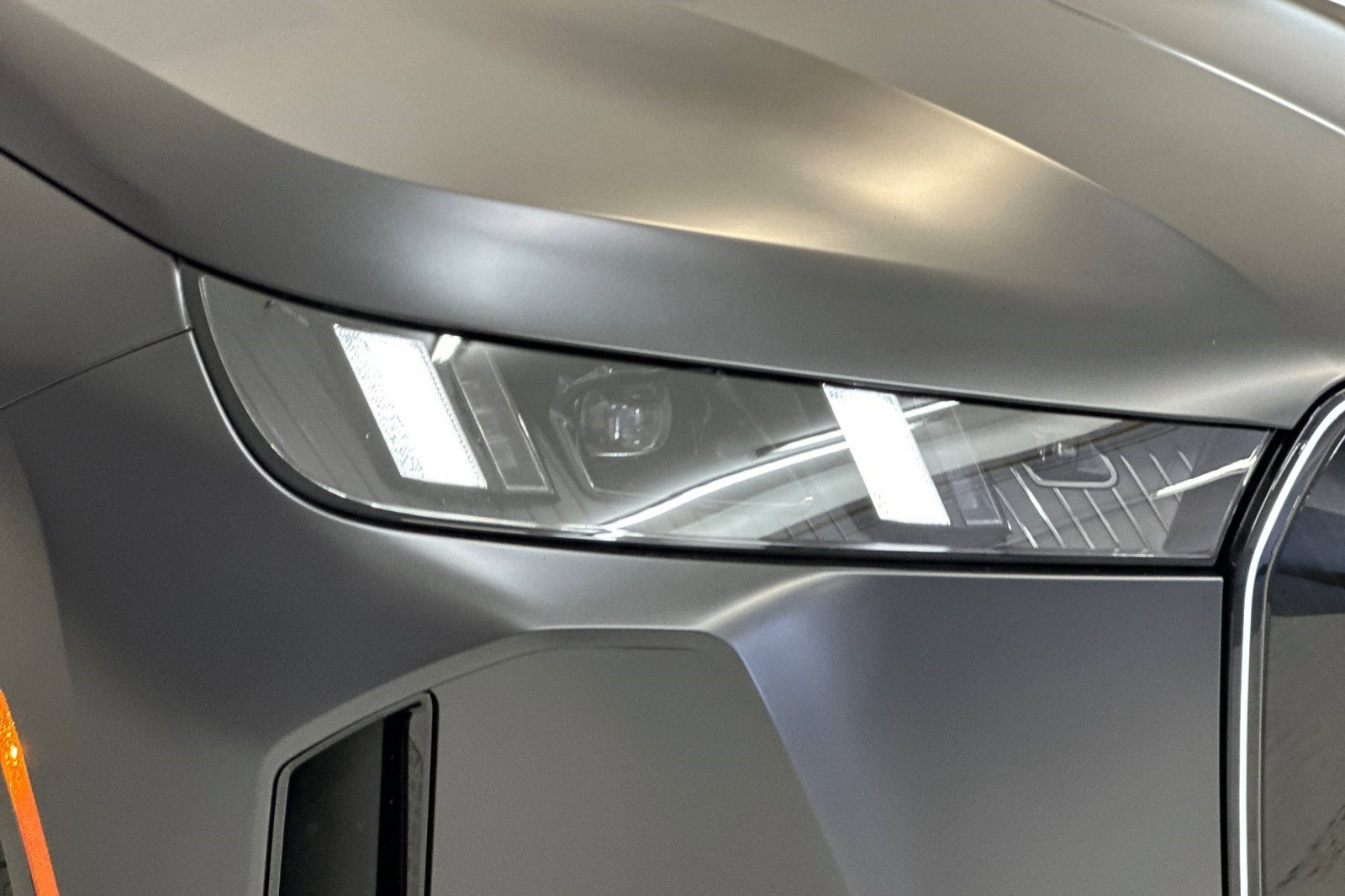 2026 BMW iX 45 - Photo 10