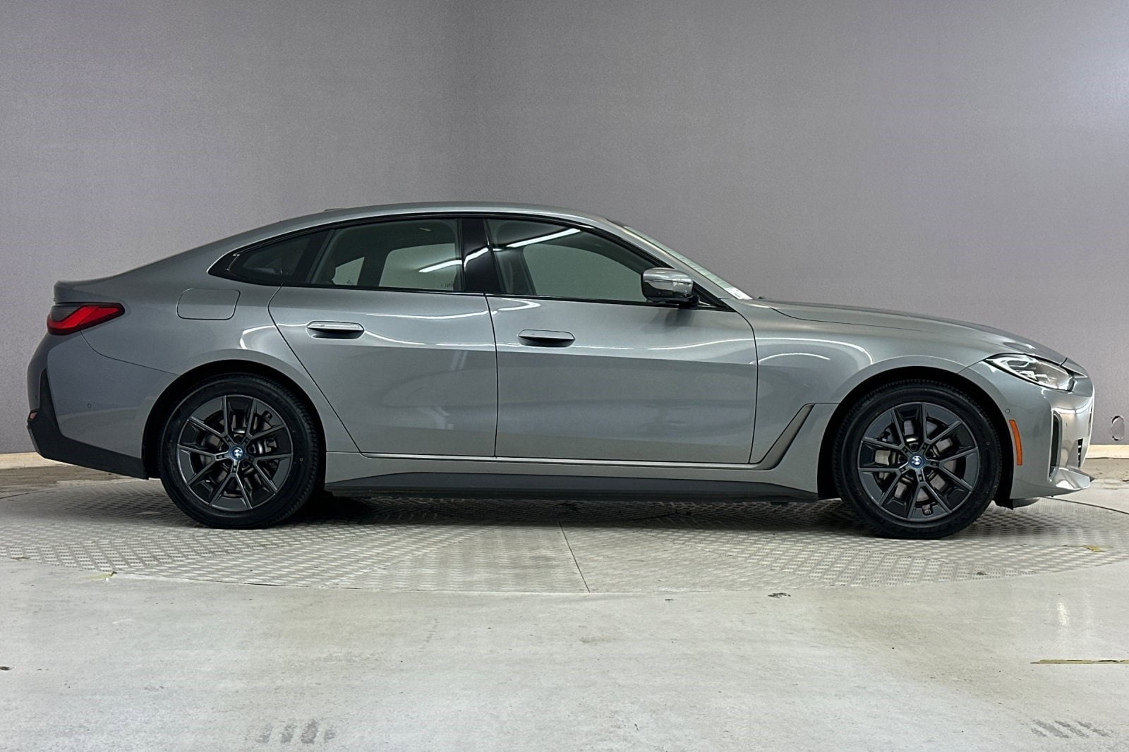 2023 BMW i4 eDrive35 photo 6