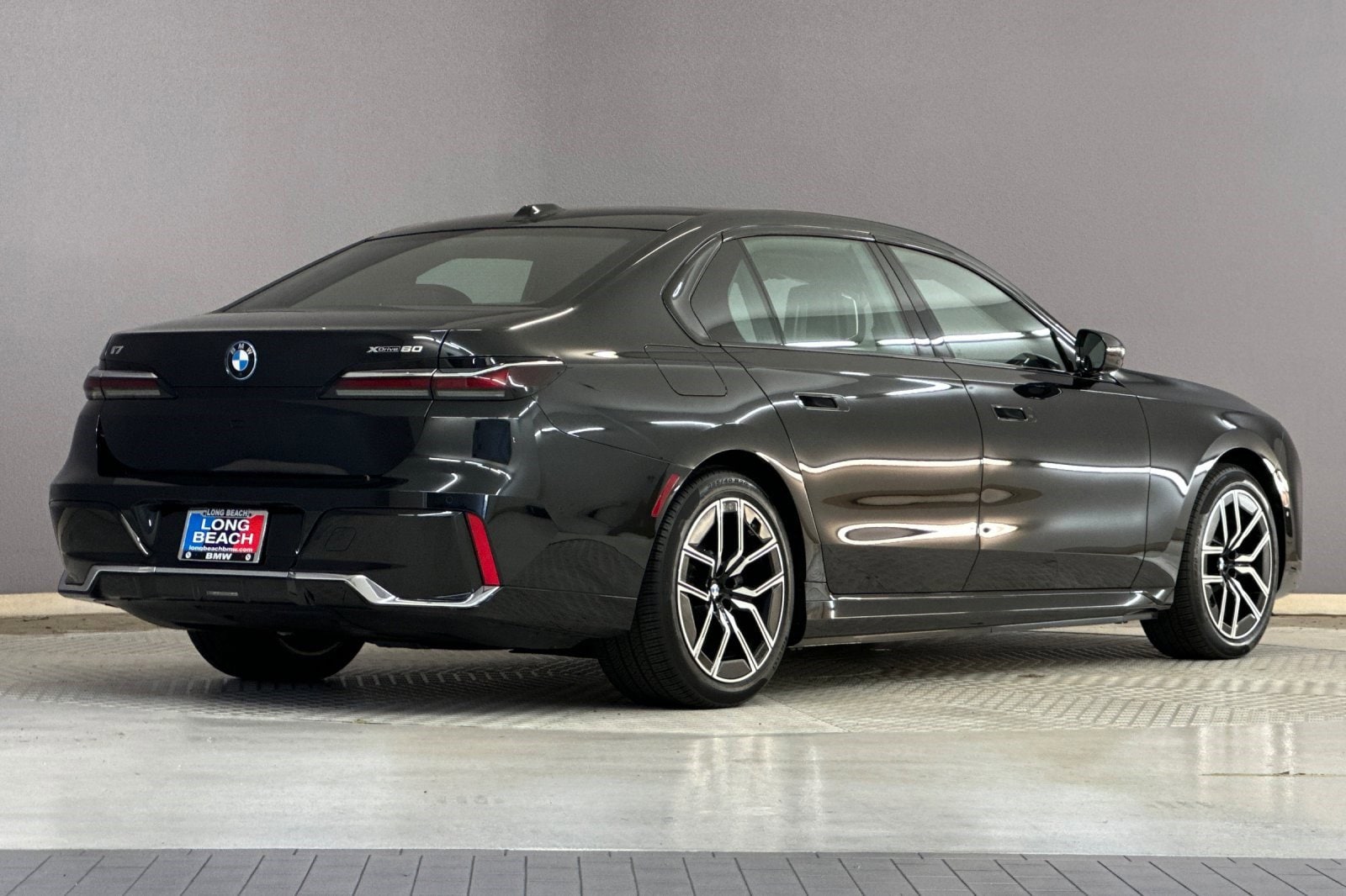 2024 BMW i7 xDrive60 photo 3