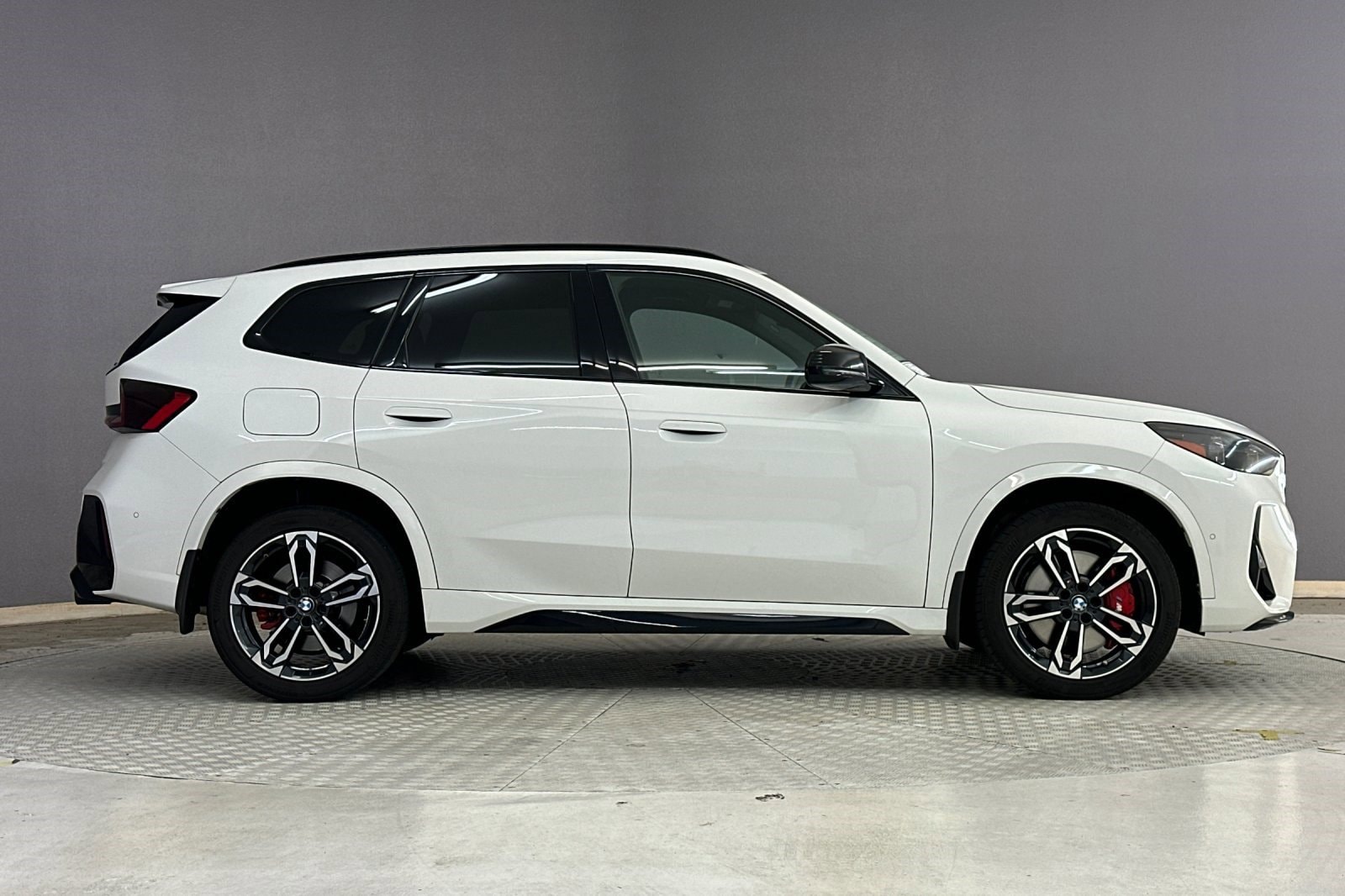 2024 BMW X1 M35i photo 3