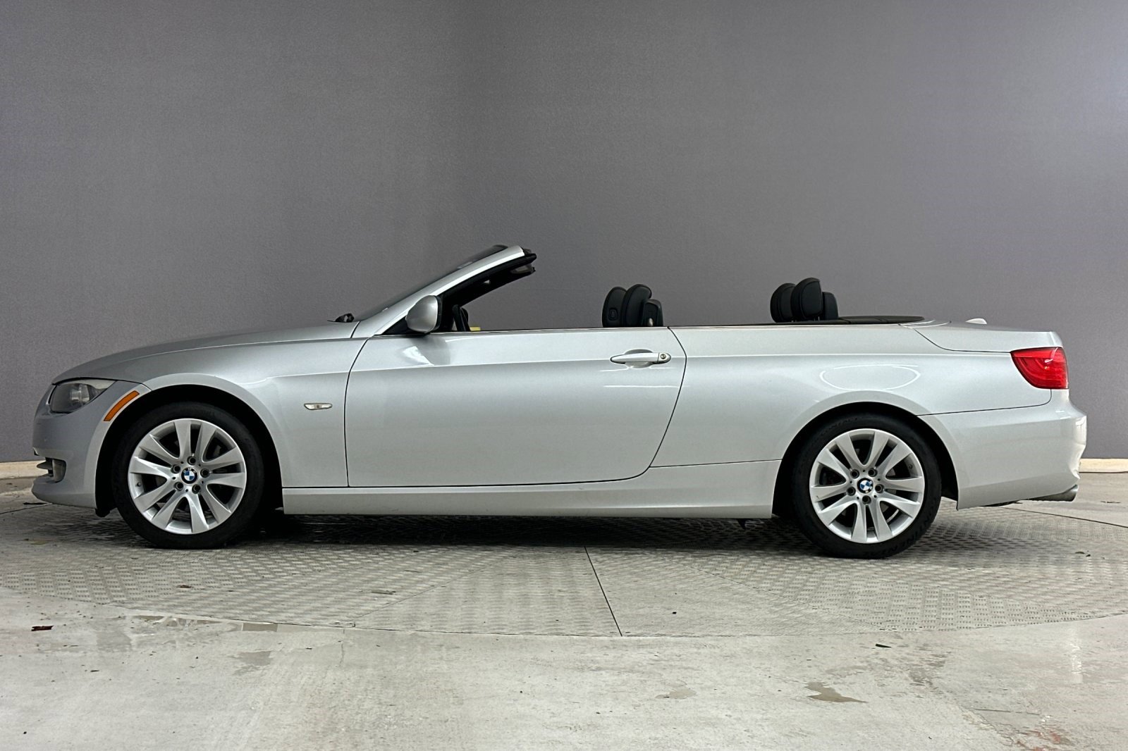 Used 2013 BMW 3 Series 328i with VIN WBADW7C56DE734325 for sale in Long Beach, CA