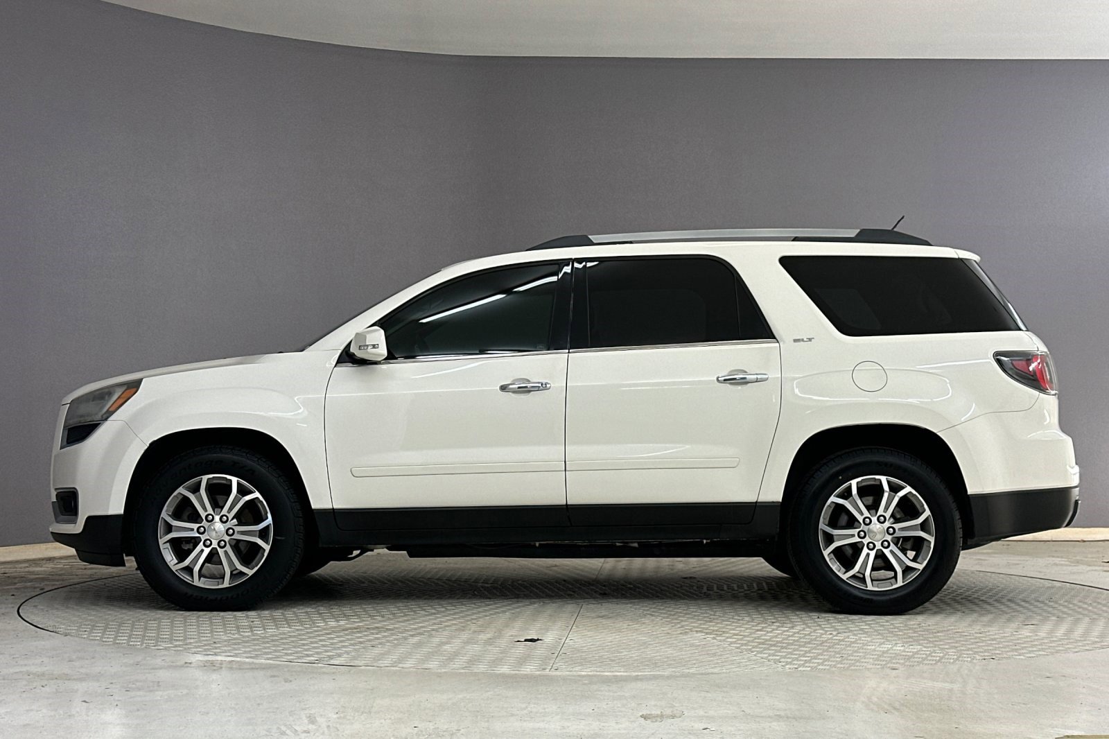 2013 Gmc Acadia SLT photo 2