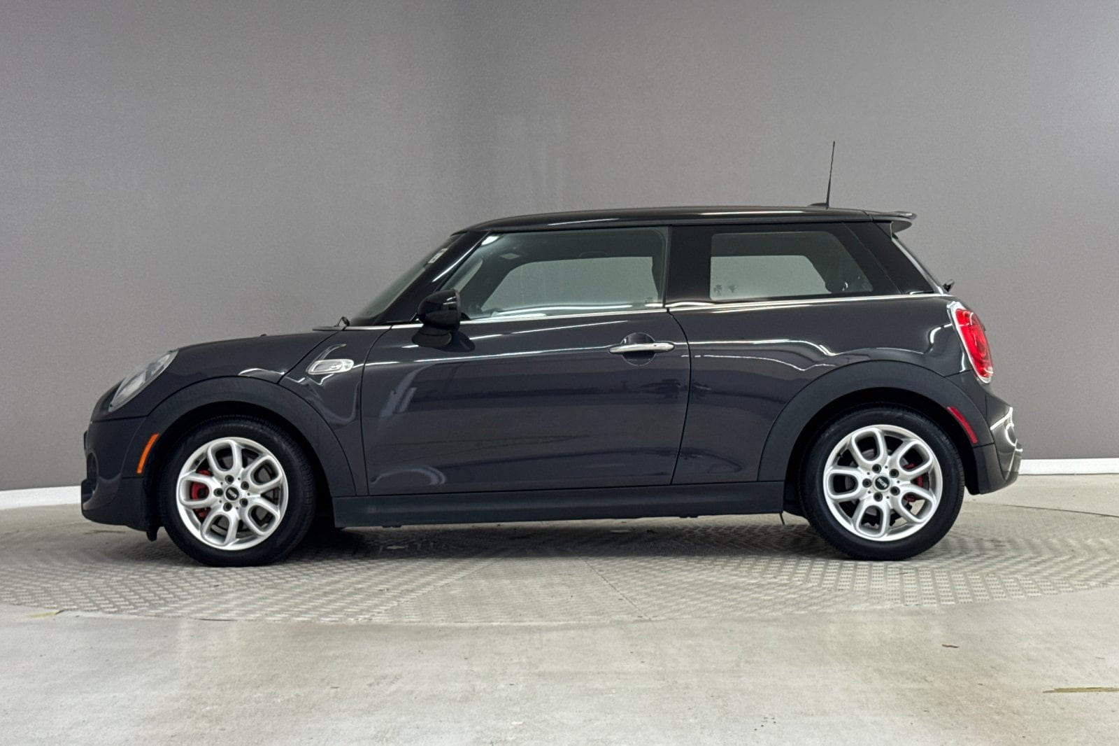 Used 2015 MINI Cooper S with VIN WMWXP7C51F2A35914 for sale in Long Beach, CA