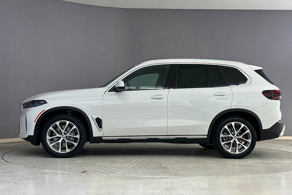 New 2026 BMW X5 sDrive40i SUV