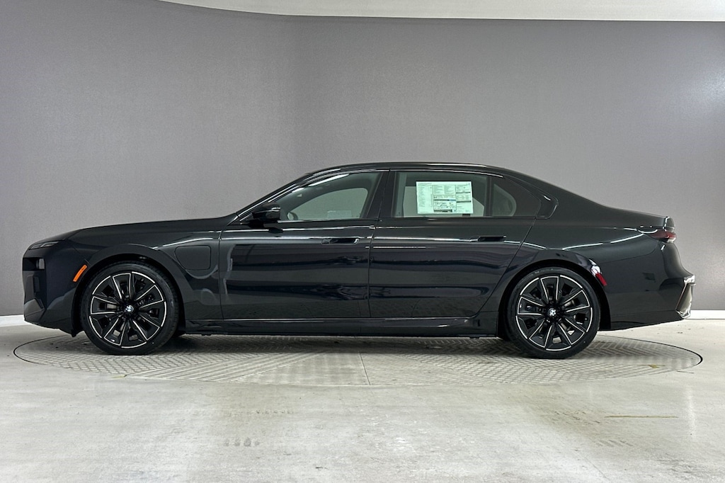 New 2026 BMW 750e xDrive Sedan