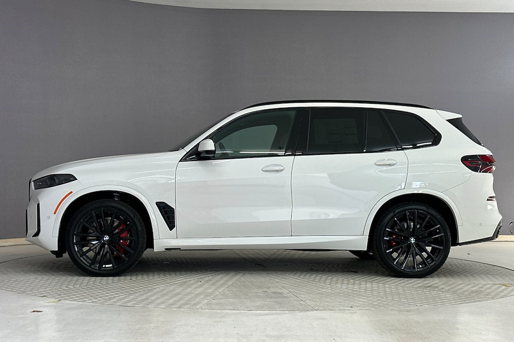 New 2026 BMW X5 sDrive40i SUV