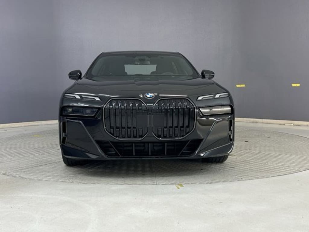 New 2025 BMW 760i xDrive Sedan