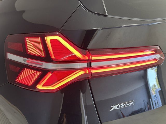 2025 BMW X3 30 xDrive photo 3