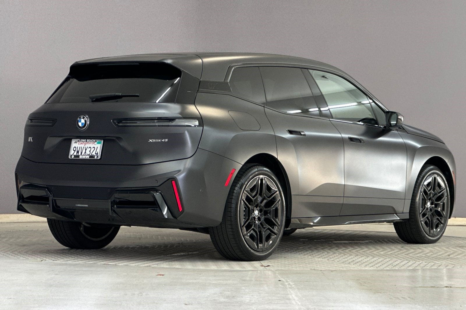 2026 BMW iX 45 - Photo 9