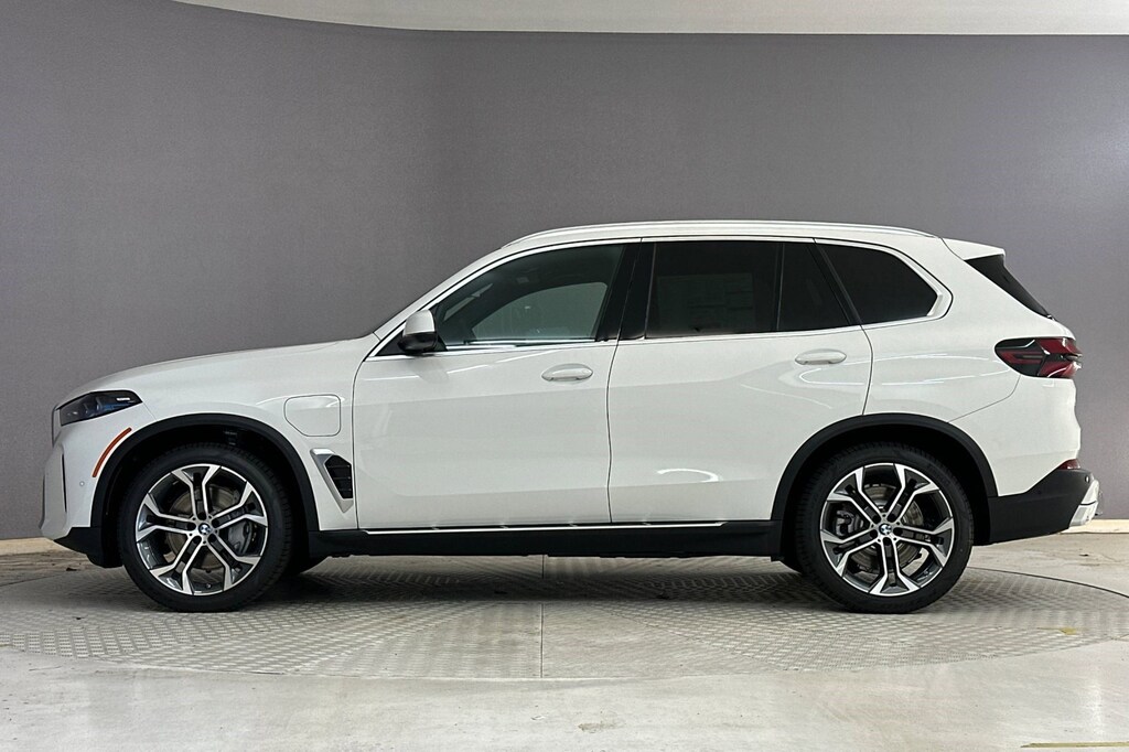 New 2026 BMW X5 PHEV xDrive50e SUV