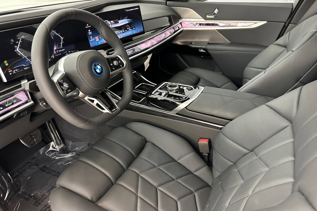 New 2025 BMW 750e xDrive Sedan