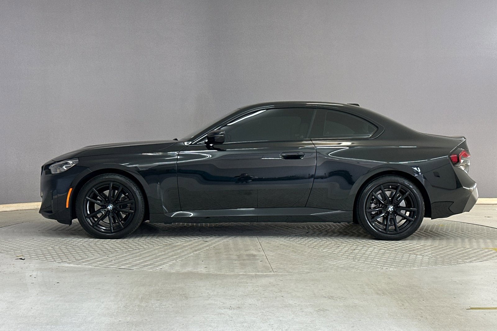 2024 Bmw 230i xDrive Coupe photo 2