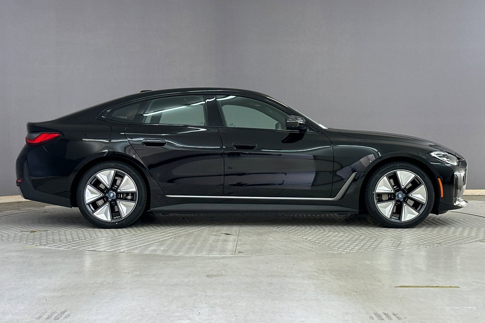 2023 BMW i4 eDrive35 photo 6