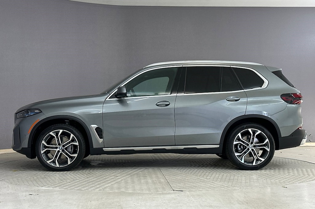 New 2026 BMW X5 sDrive40i SUV