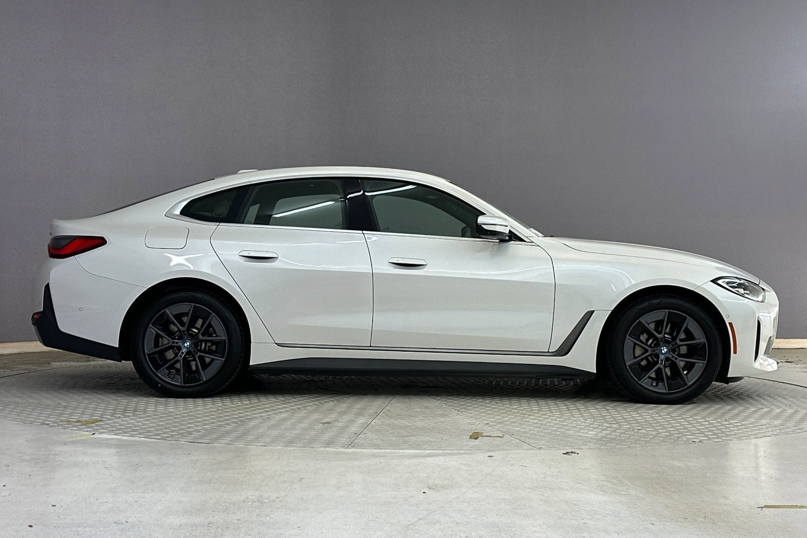 2023 BMW i4 eDrive35 photo 6