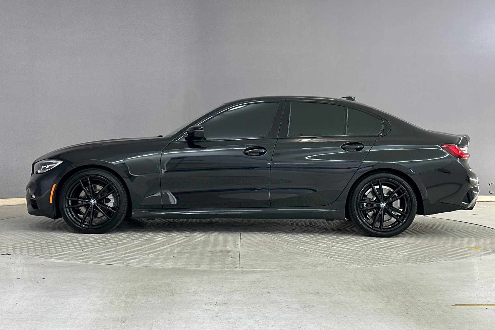 2021 Bmw 330i photo 2