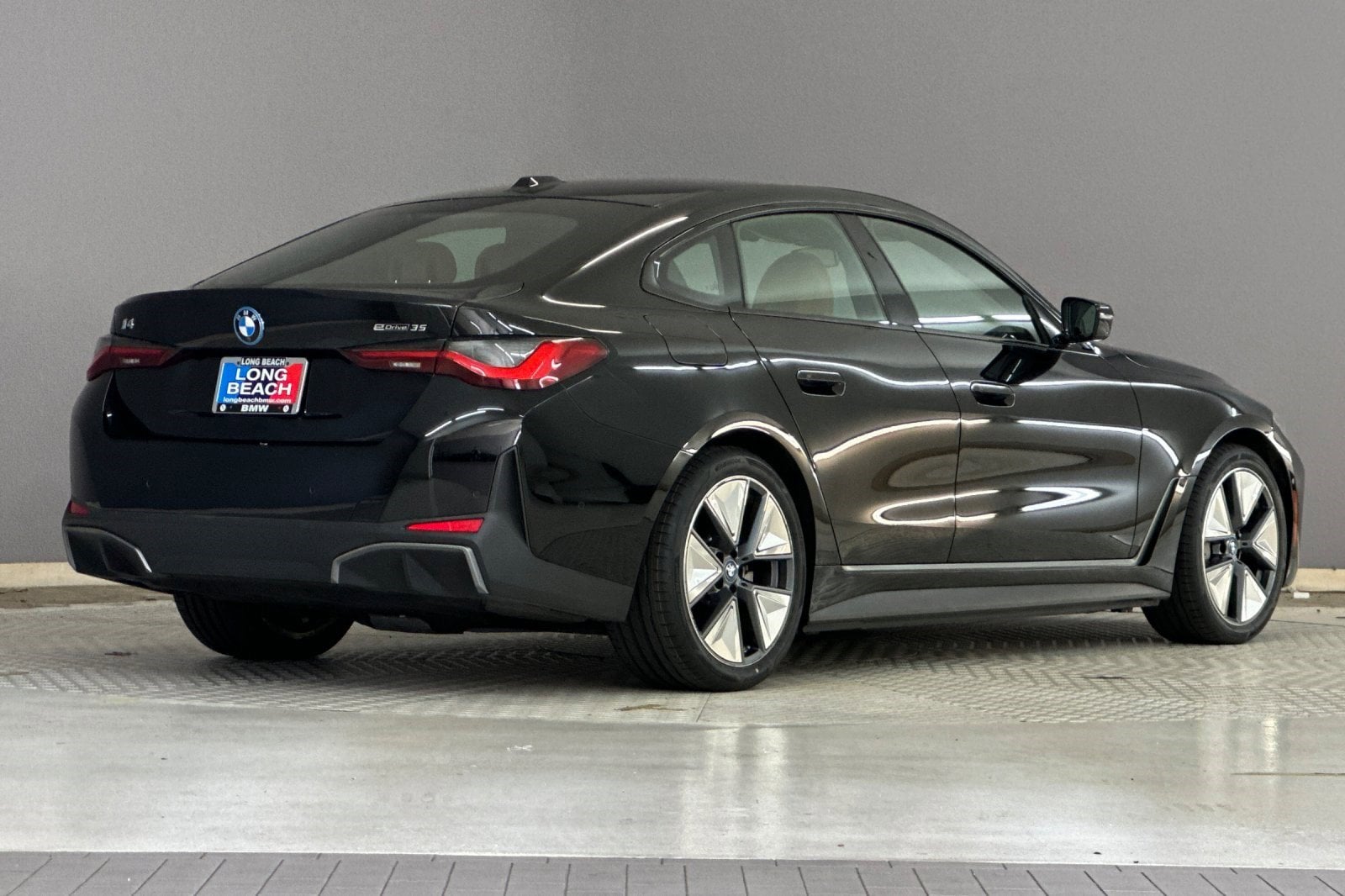 2023 BMW i4 eDrive35 photo 3