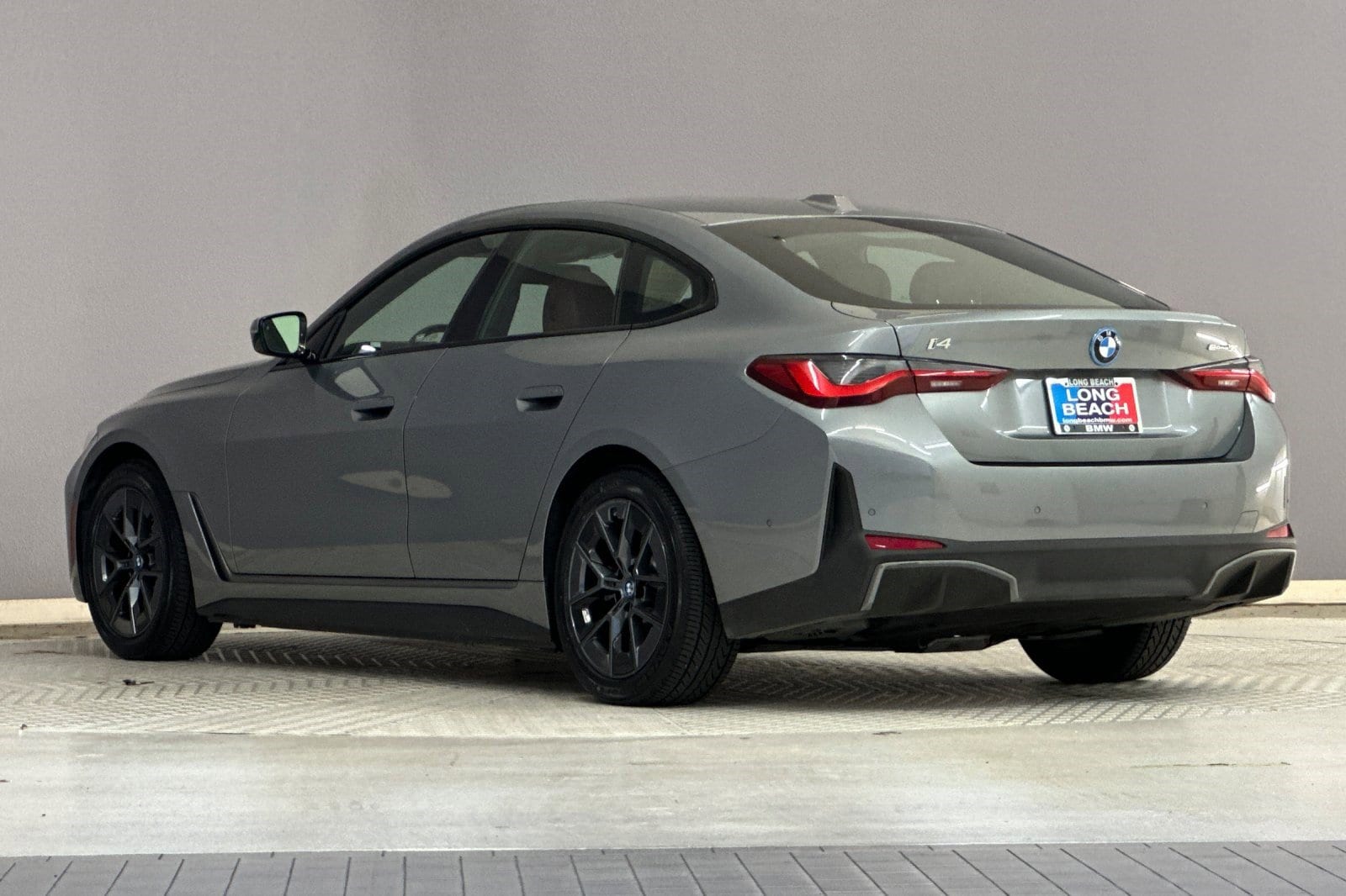 2023 BMW i4 eDrive35 photo 2