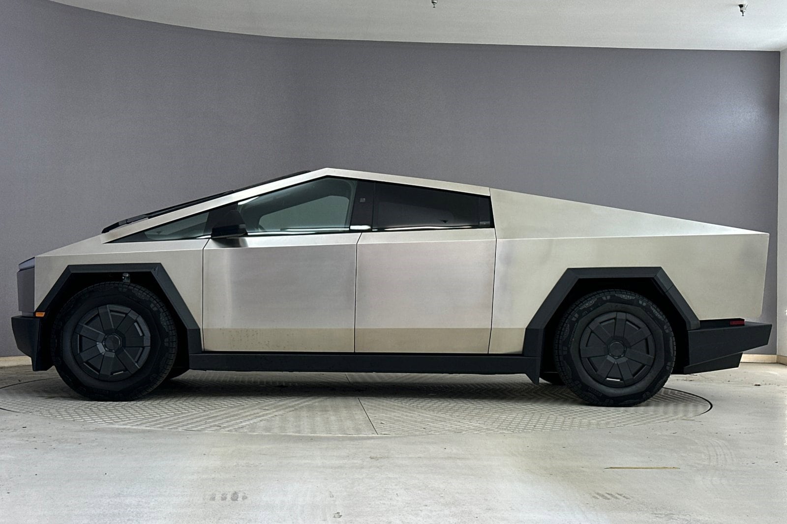 Used 2025 Tesla Cybertruck Base with VIN 7G2CEHED2SA070414 for sale in Long Beach, CA