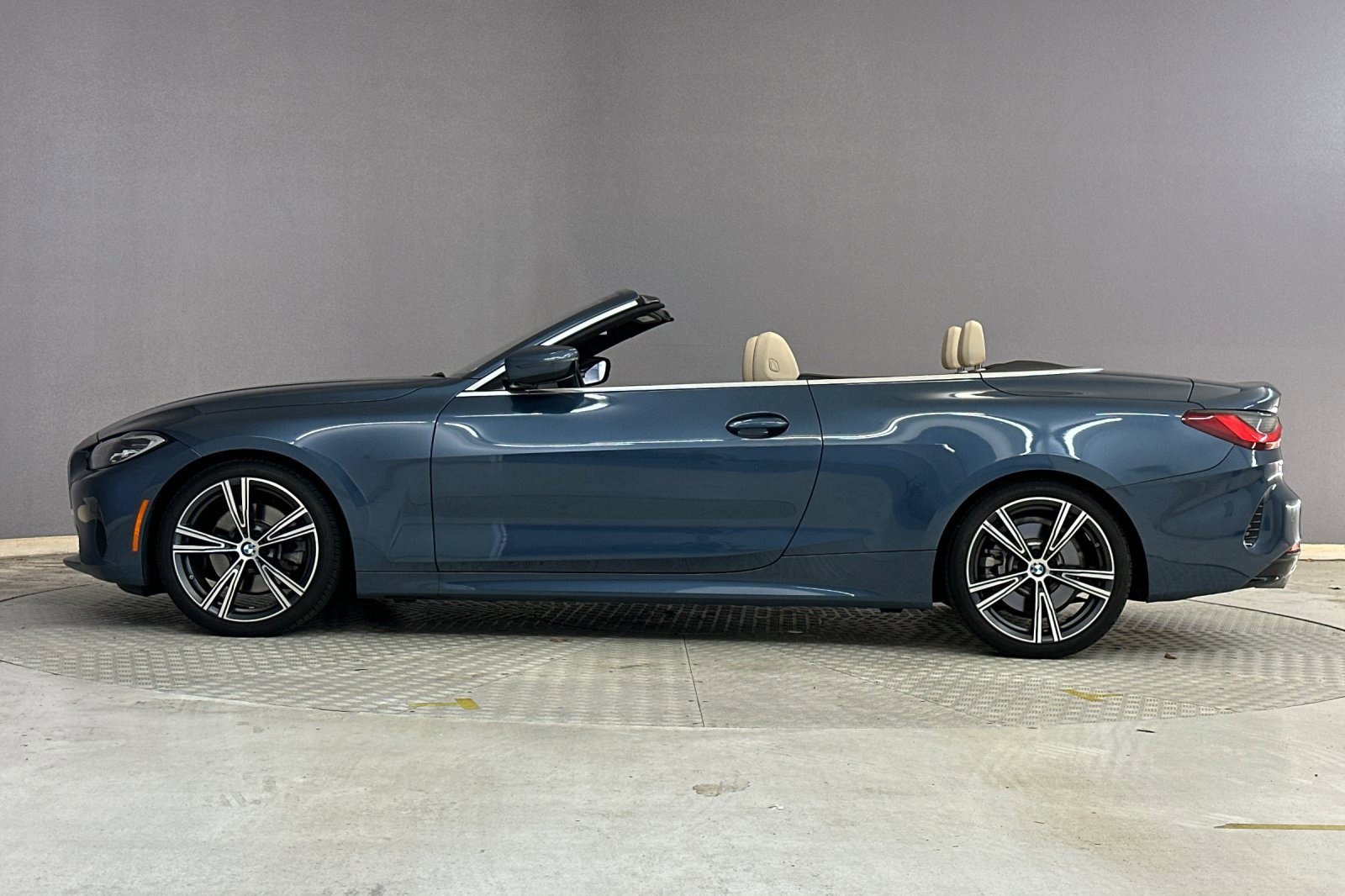 2024 Bmw 430i Convertible photo 2