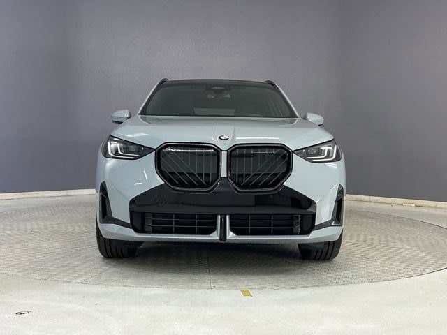 2025 BMW X3 30 xDrive photo 2