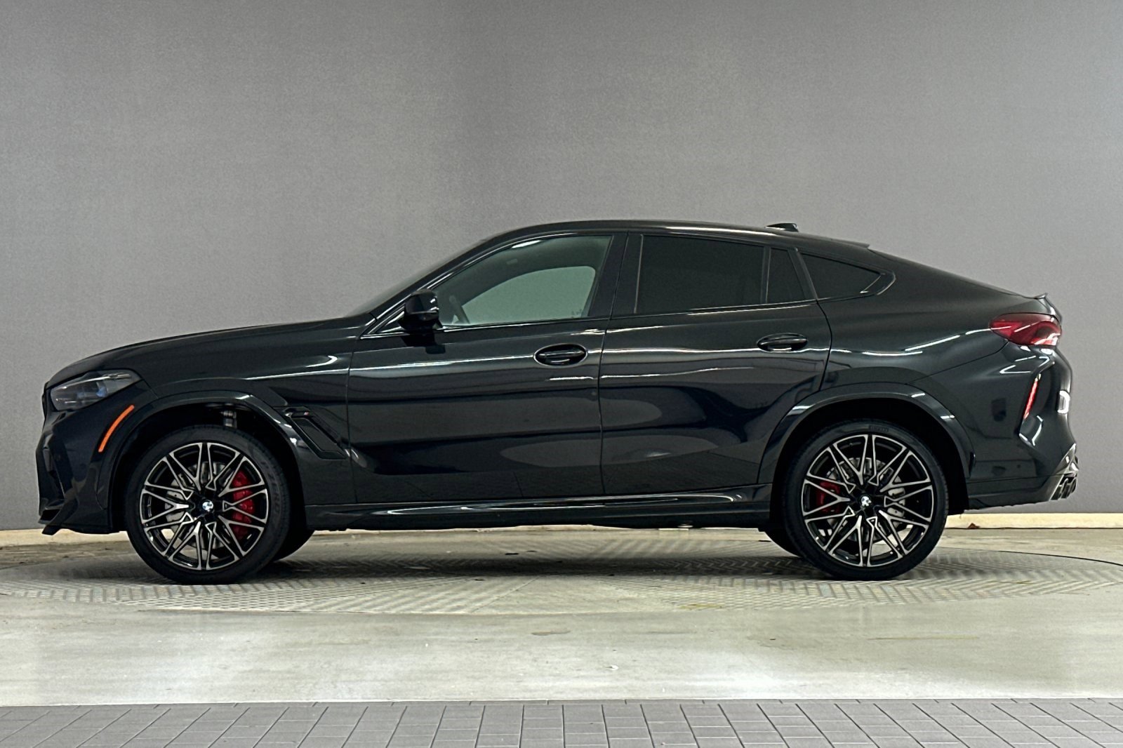 2022 Bmw X6 M photo 2