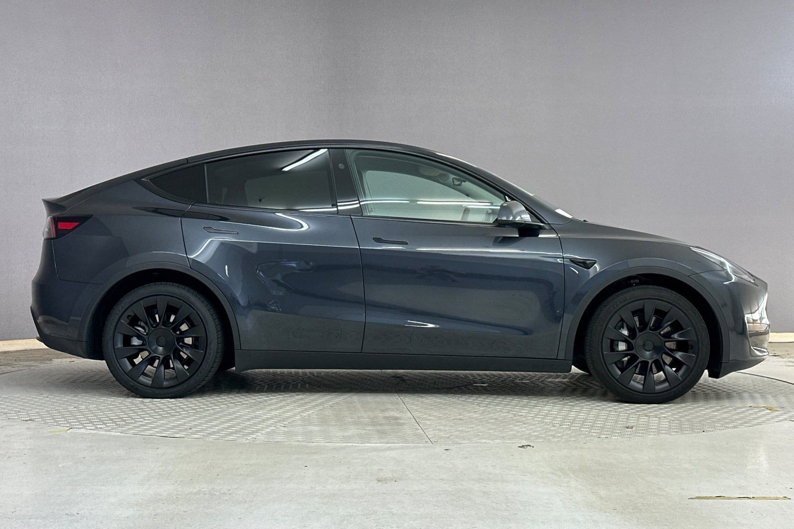 2024 Tesla Model Y Long Range photo 6