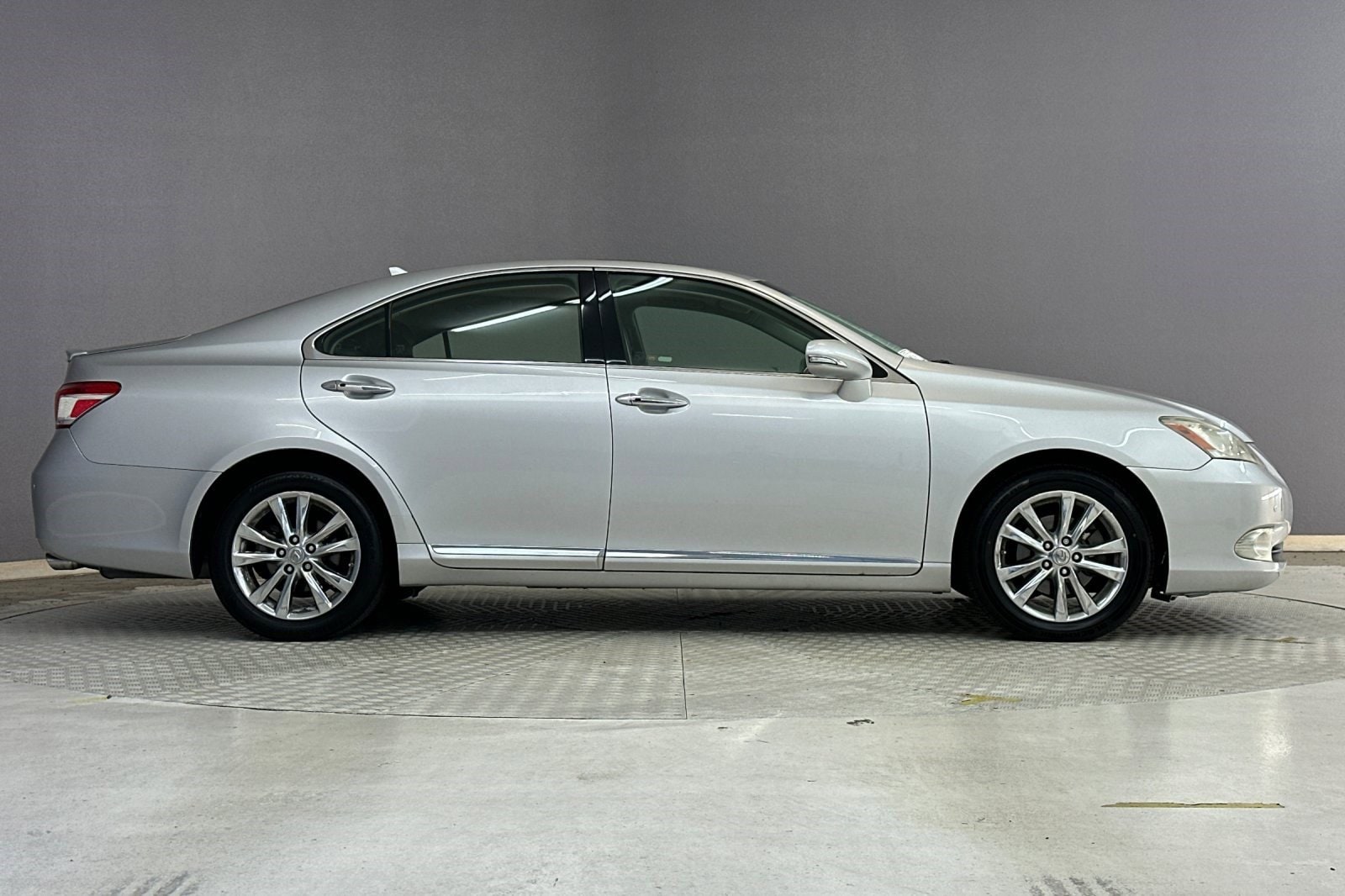 2011 LEXUS ES 350 Base photo 6