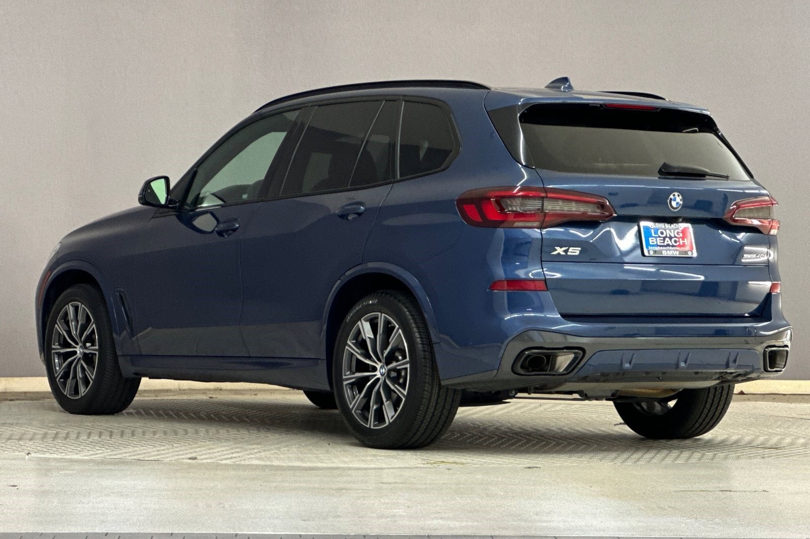 2023 BMW X5 sDrive40i photo 2