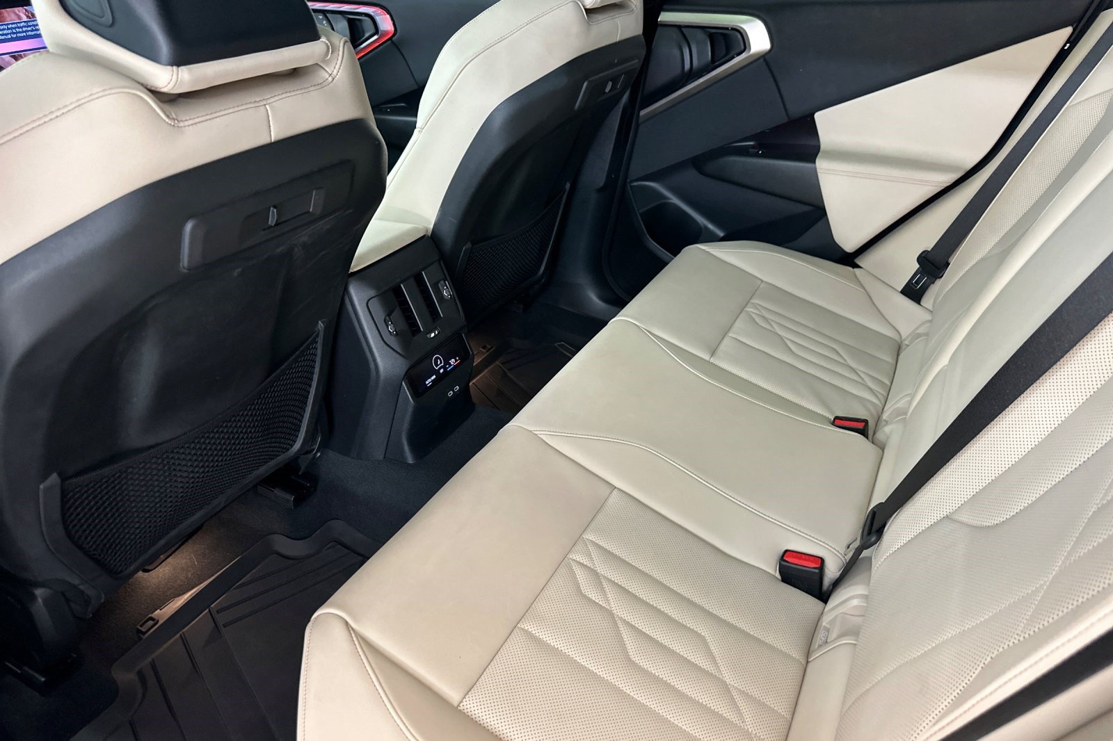 2025 BMW X3 30 - Photo 24