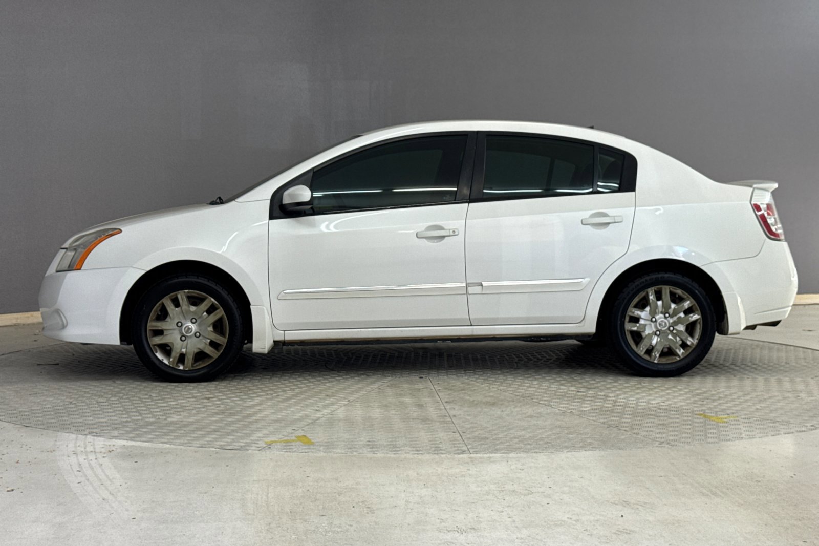 2011 Nissan Sentra 2.0 S photo 2