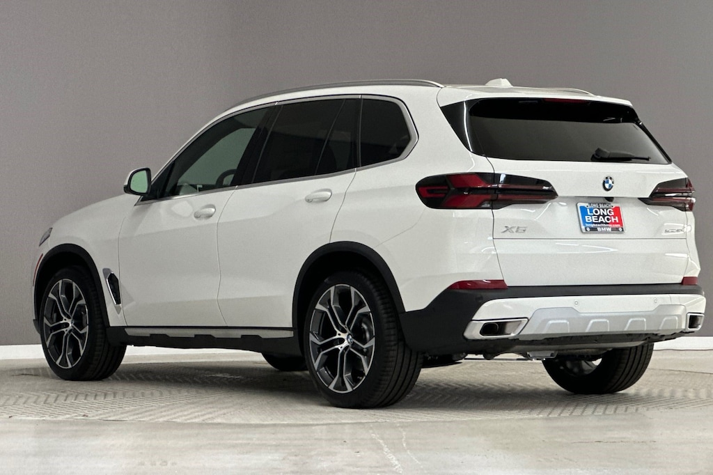 New 2026 BMW X5 sDrive40i SUV