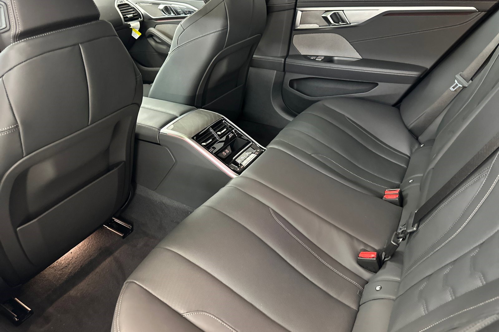 2026 BMW 8 Series 840i - Photo 19
