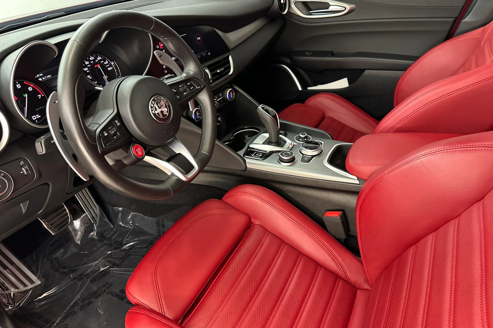 2022 Alfa Romeo Giulia Ti photo 4