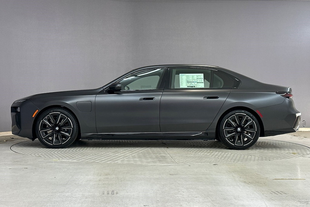 New 2026 BMW 750e xDrive Sedan