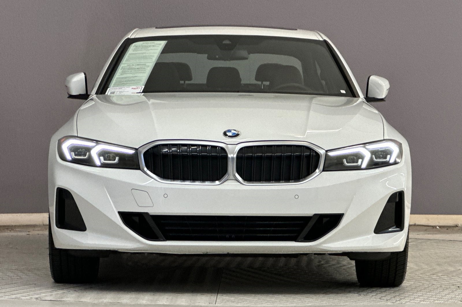 2024 BMW 330i xDrive photo 4