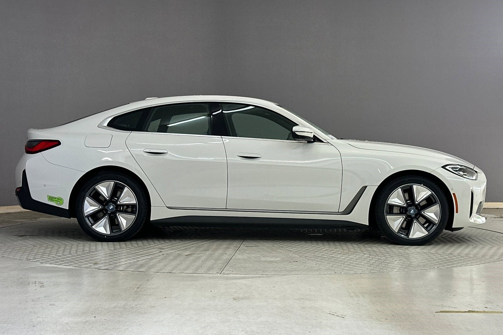 2023 BMW i4 eDrive35 photo 6