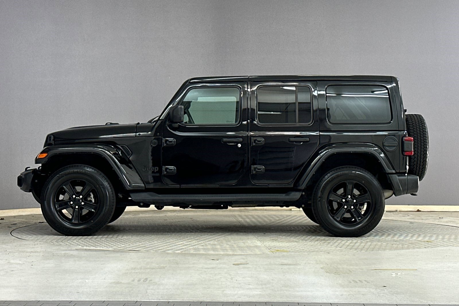 2021 Jeep Wrangler Unlimited Sahara Altitude photo 2