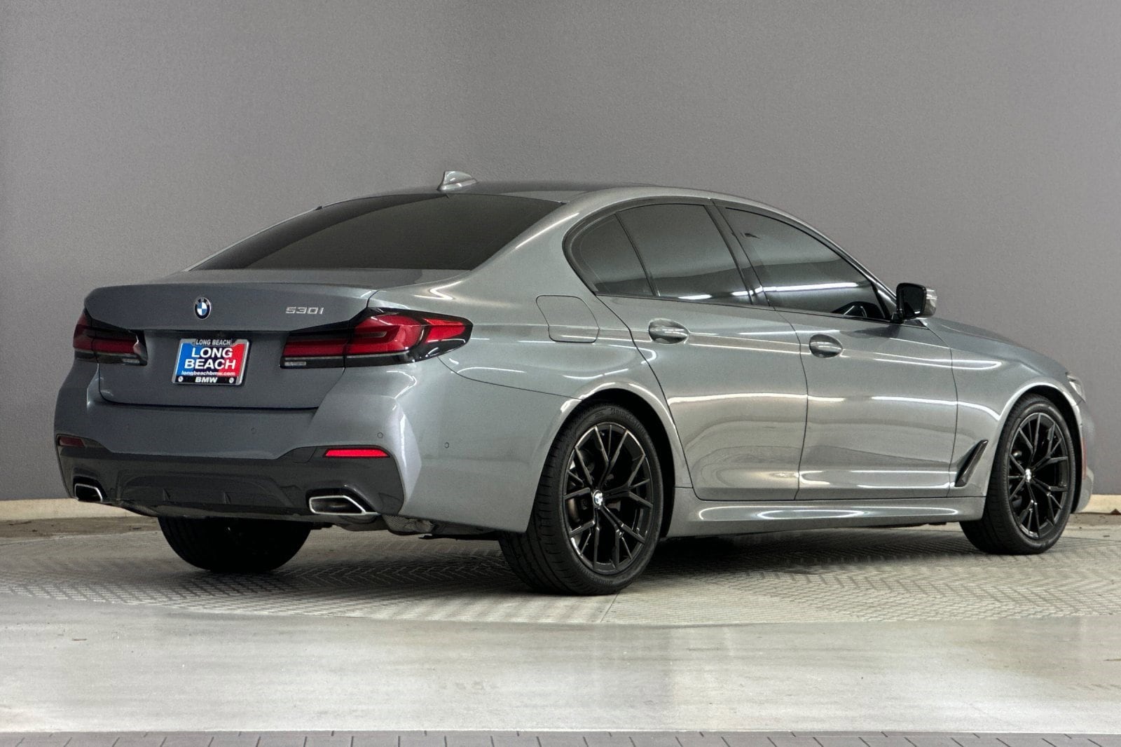 2023 BMW 530i photo 3