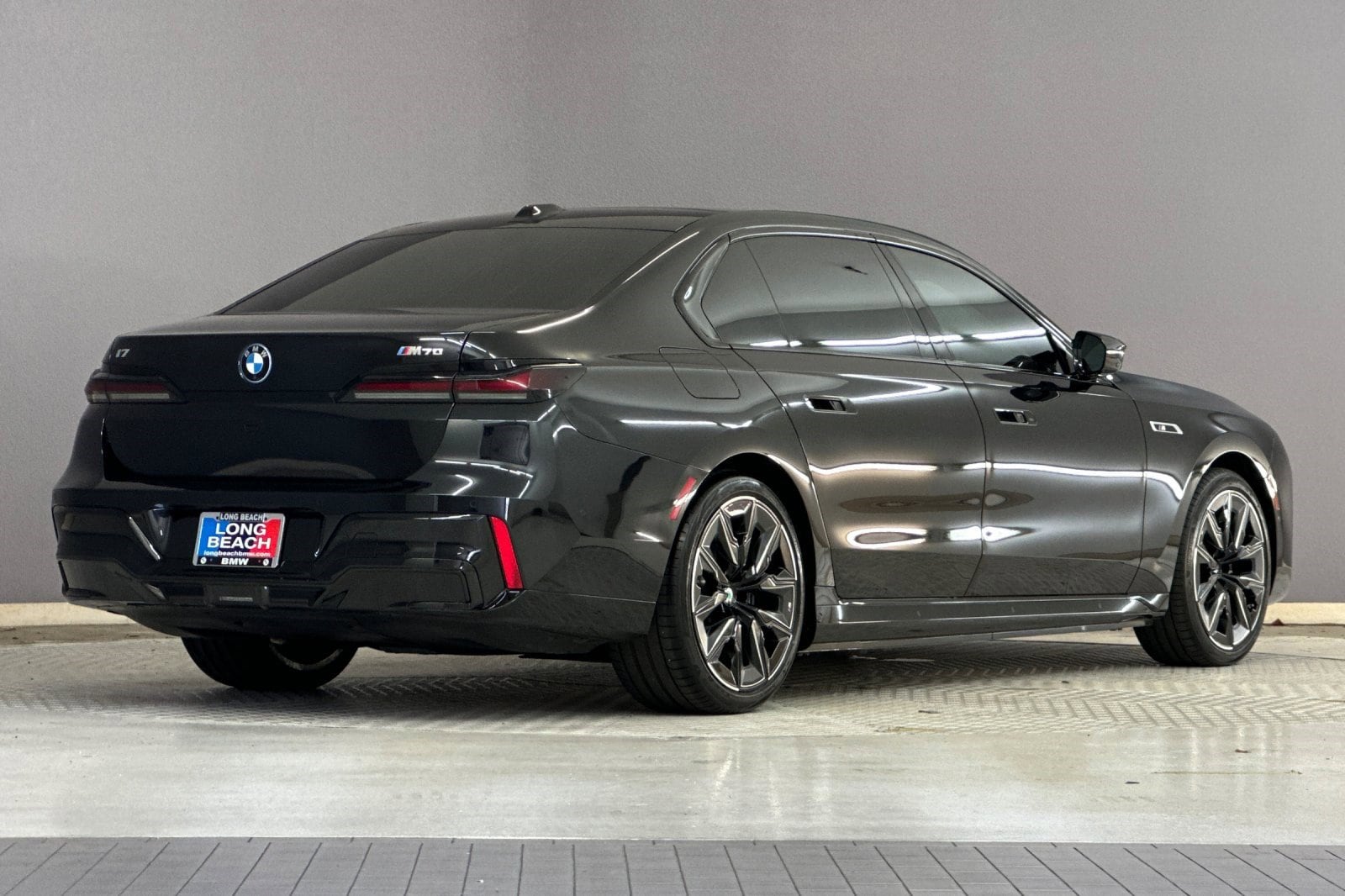 2024 BMW i7 M70 photo 3