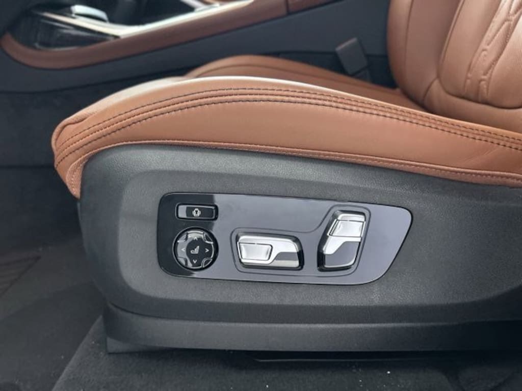 New 2026 BMW X7 M60i SUV