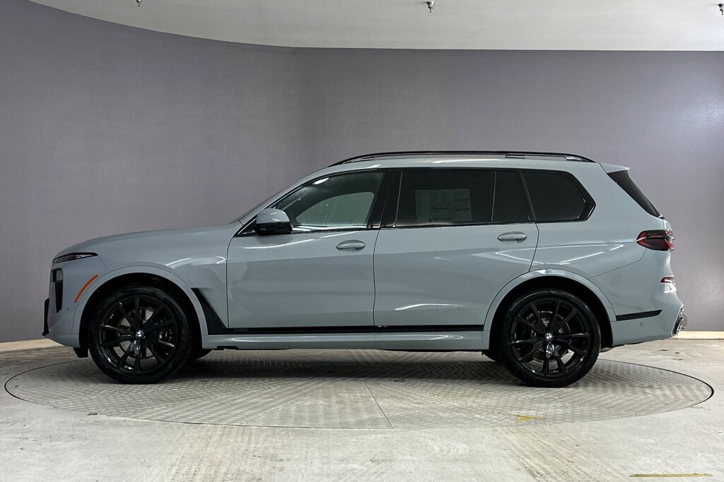 New 2026 BMW X7 xDrive40i SUV