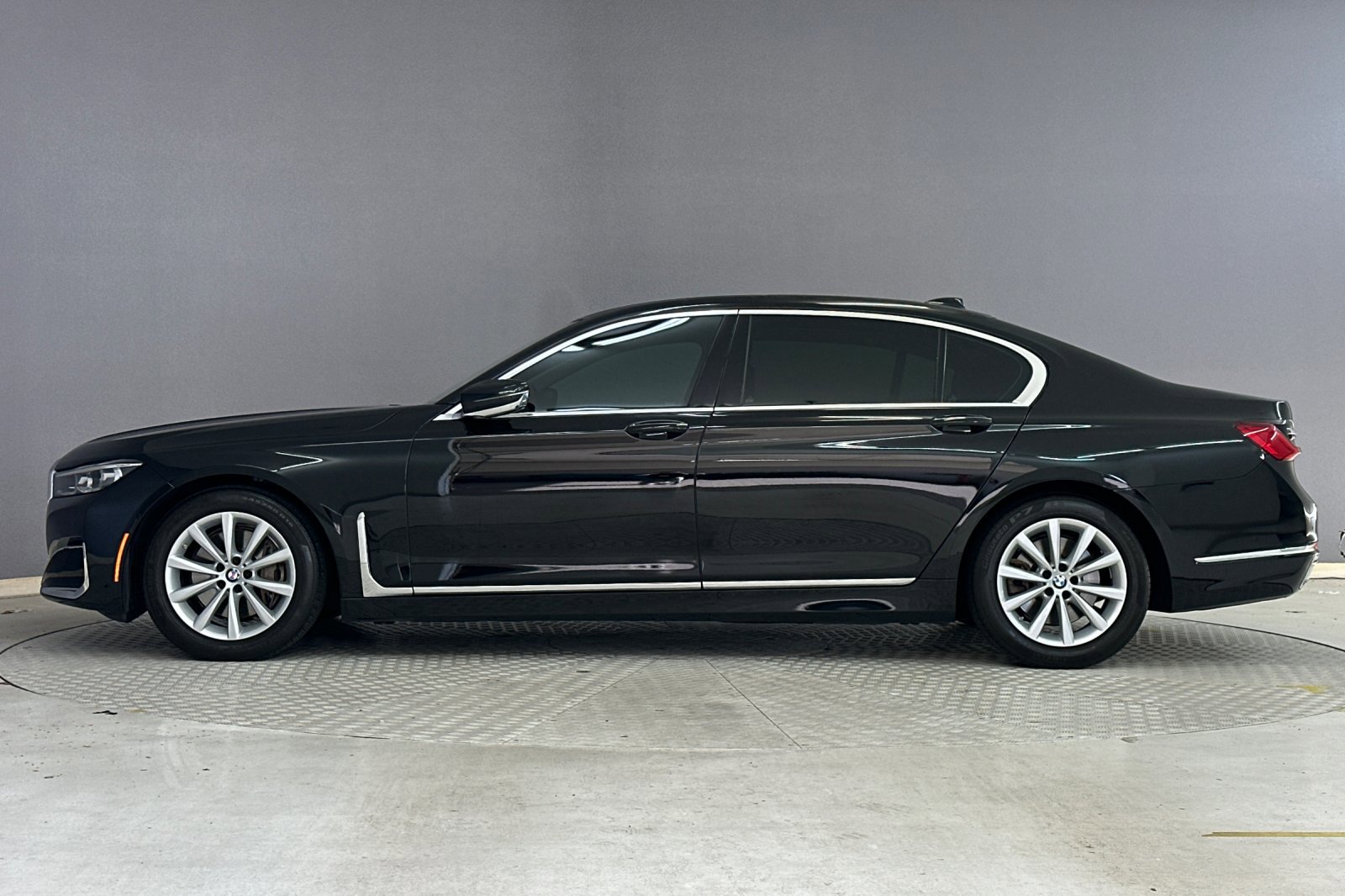 2022 Bmw 740i photo 2